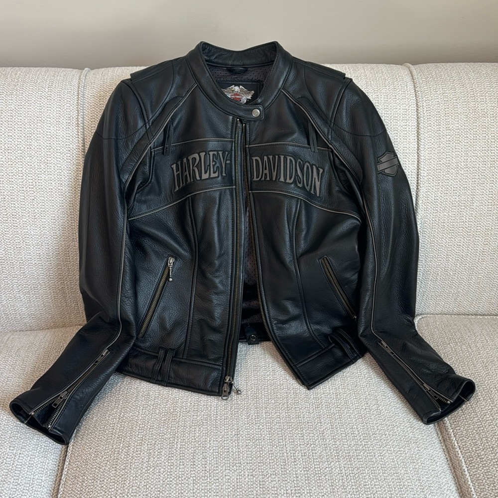 Women’s Harley Davidson Black Leather Jacket, Size Small. Excellent Condition.